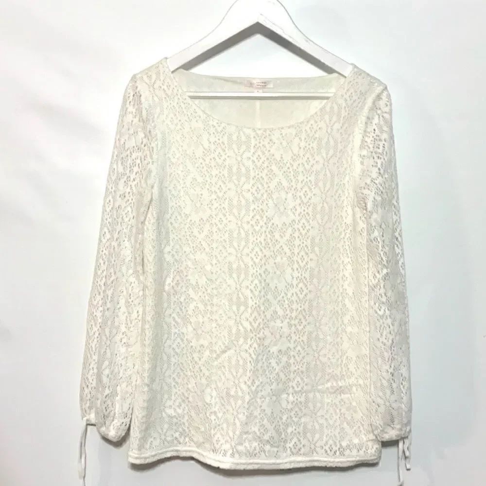 LC Lauren Conrad White floral lace tied sleeves